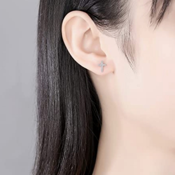 E19 NEW 925 Petite CZ Stud Earrings - Picture 2 of 7